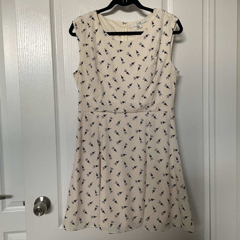 Pin up girl fit and flare umbrella print dress in size L